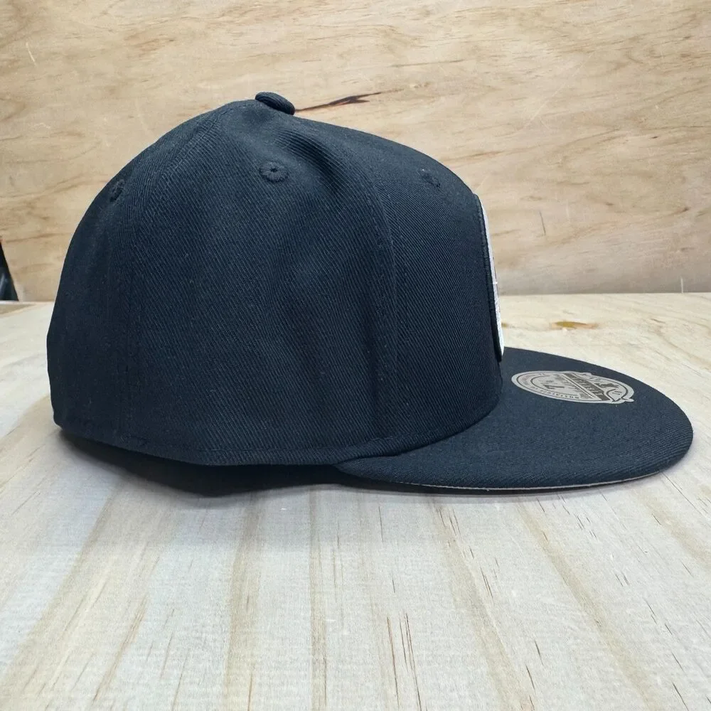 NEW California Golden Seals Mitchell Ness Liberty Fitted Cap Black White 7 1/4